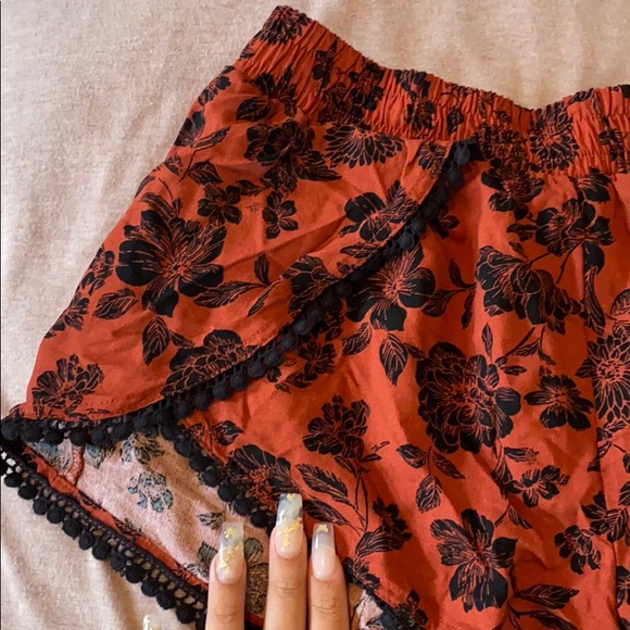 Floral Print Shorts - Picture 2 of 4